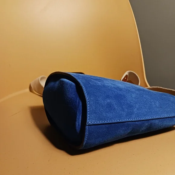 CLOSED royal blue suede crossbody bag - Picture 8 of 12